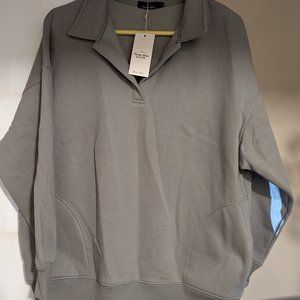 Pullover Gray Sweatshirt with Pockets New with Tags